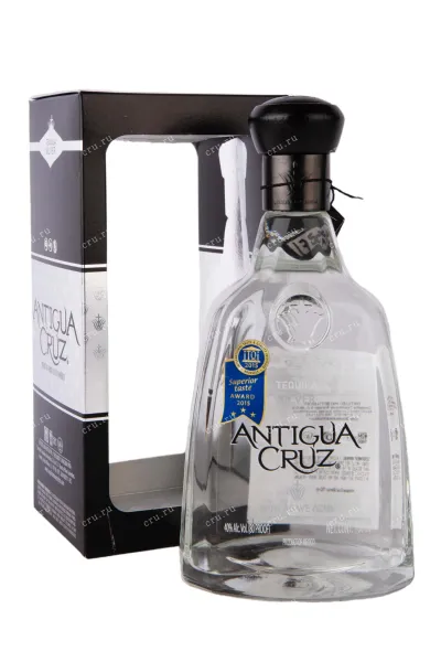 Текила Antigua Cruz Silver gift box  0.75 л