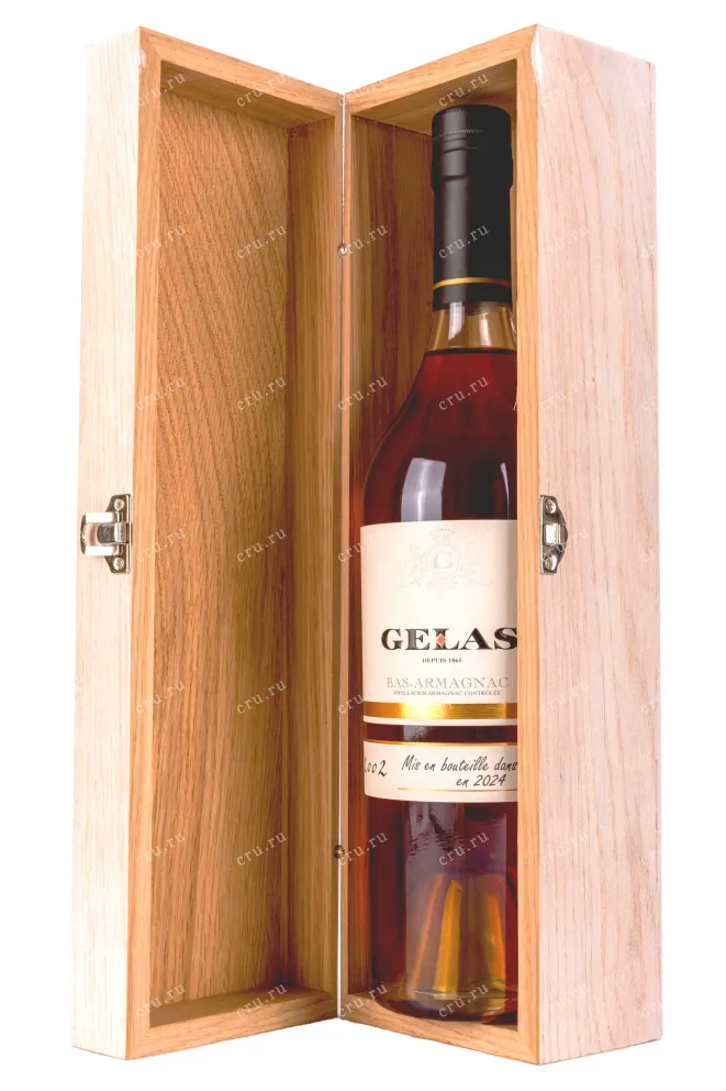 В деревянной коробке Gelas Bas Armagnac gift box 2002 0.7 л