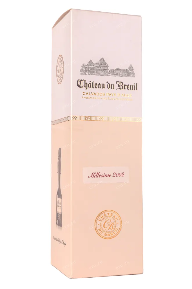 Подарочная упаковка Chateau du Breuil Pays dAuge Millesime gift box 2002 0.7 л