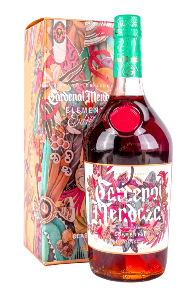 Бренди де Херес Cardenal Mendoza Solera Gran Reserva Elements Edition gift box  0.7 л