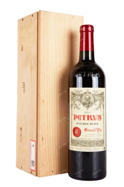 Вино Chateau Petrus Pomerol in wooden box 2011 0.75 л