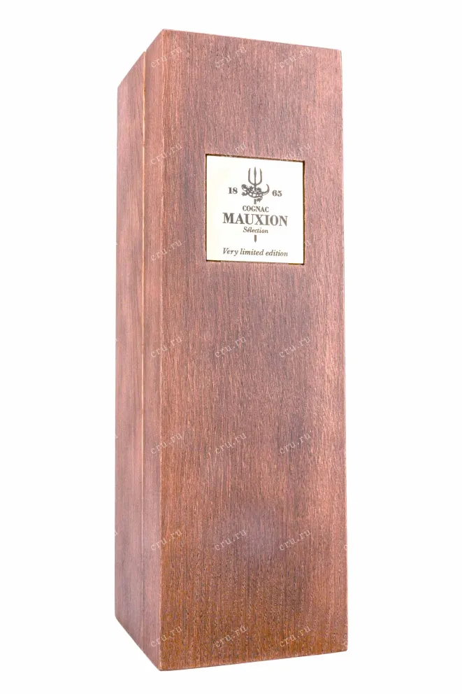 Деревянная коробка Mauxion Selection Fins Bois in wooden box 1989 0.7 л