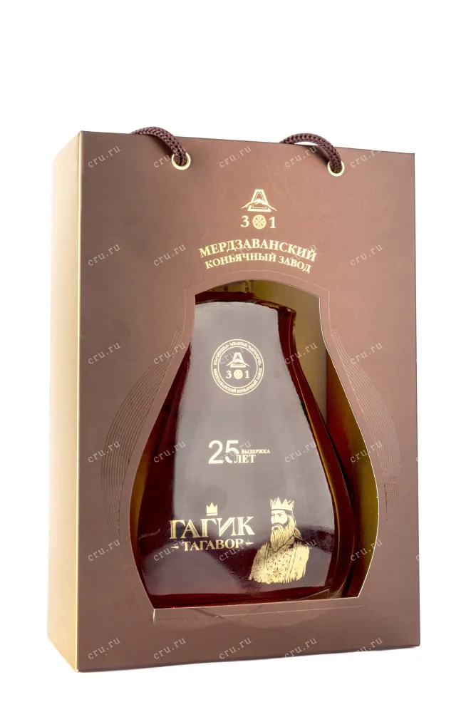 В подарочной коробке Gagik Tagavor 25 years gift box 1997 0.7 л