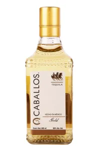 Текила 3 Caballos Gold  0.5 л