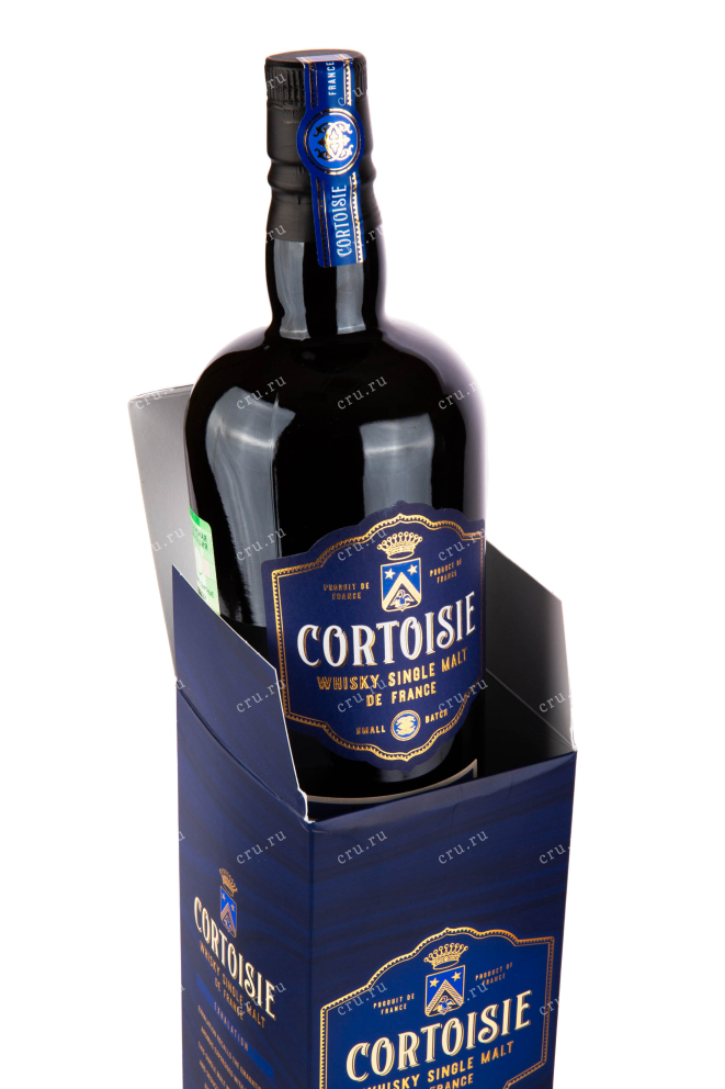 Бутылка виски Cortoisie Single Malt 0.7 в подарочной коробке