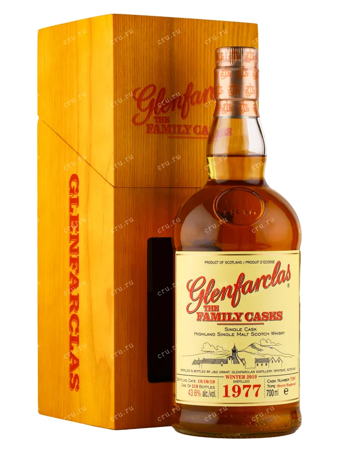 Виски Glenfarclas Family Casks 1977 0.7 л