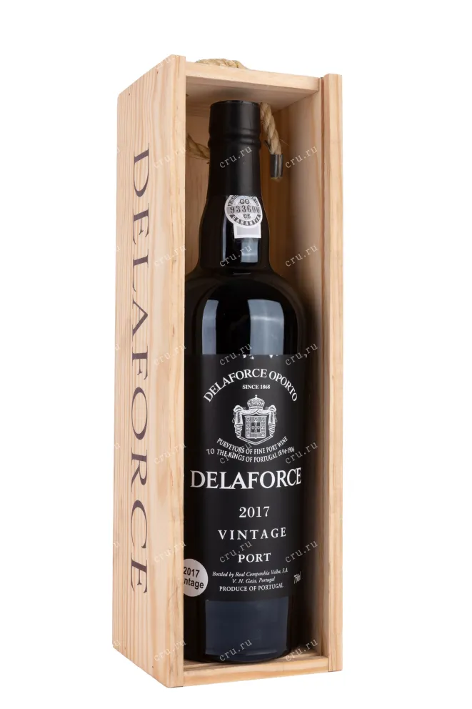 В подарочной коробке Delaforce Vintage Port with wooden box 2017 0.75 л