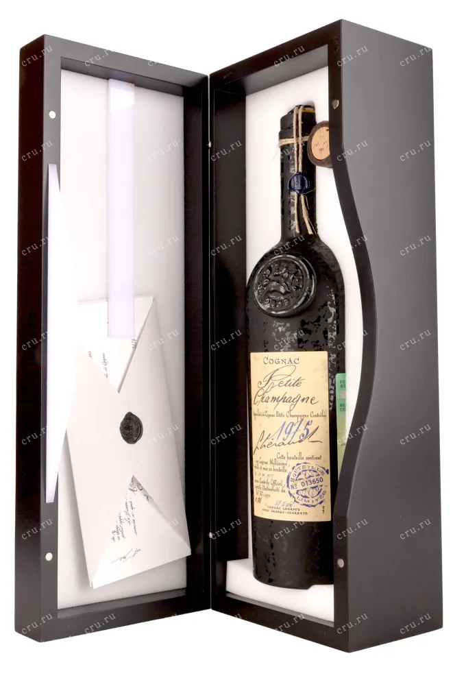 Коньяк Lheraud Petite Champagne in gift box 1975 Petite Champagne 0.7 л