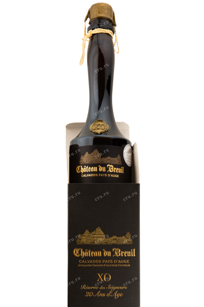 Бутылка кальвадоса Шато дю Брей 20 лет 0.7 в подарочной коробке