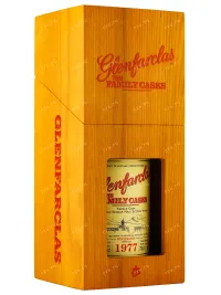 Виски Glenfarclas Family Casks 1977 0.7 л