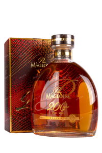 Кальвадос Pere Magloire XO 200 АН in gift box   0.7 л