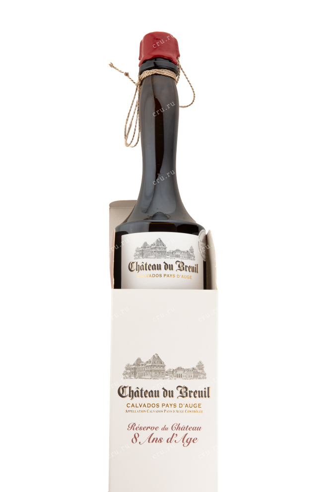 Бутылка кальвадоса Шато дю Брей 8 лет 0.7 в подарочной коробке
