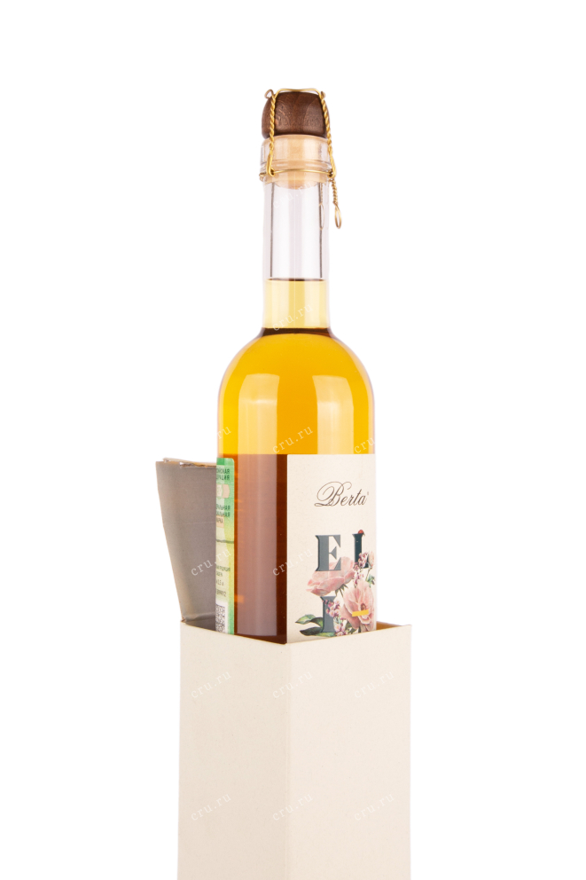 Бутылка граппы Берта Элиси 0.5 в подарочной упаковке