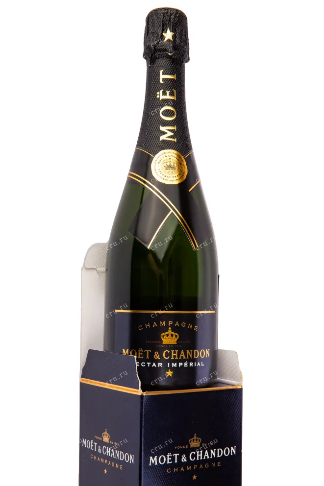 Подарочная коробка игристого вина Moet & Chandon Nectar Imperial 0.75 л