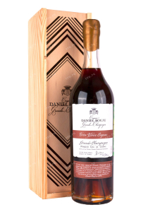 Коньяк Daniel Bouju Tres Vieux in wooden box  Grande Champagne 0.7 л