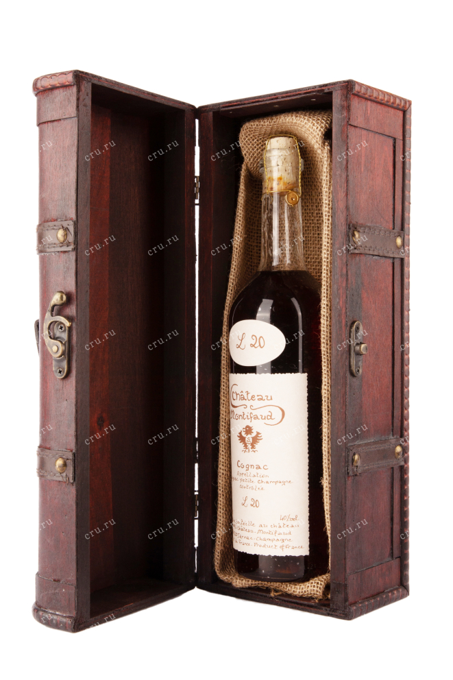 Коньяк Chateau de Montifaud 20 Years wooden box  Petite Champagne 0.7 л