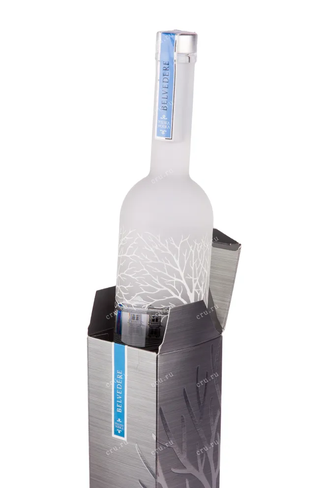 Бутылка водки Belvedere with gift box 0.7 в подарочной упаковке