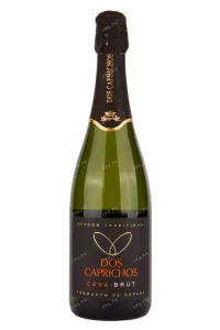 Игристое вино Cava Dos Caprichos 2022 0.75 л