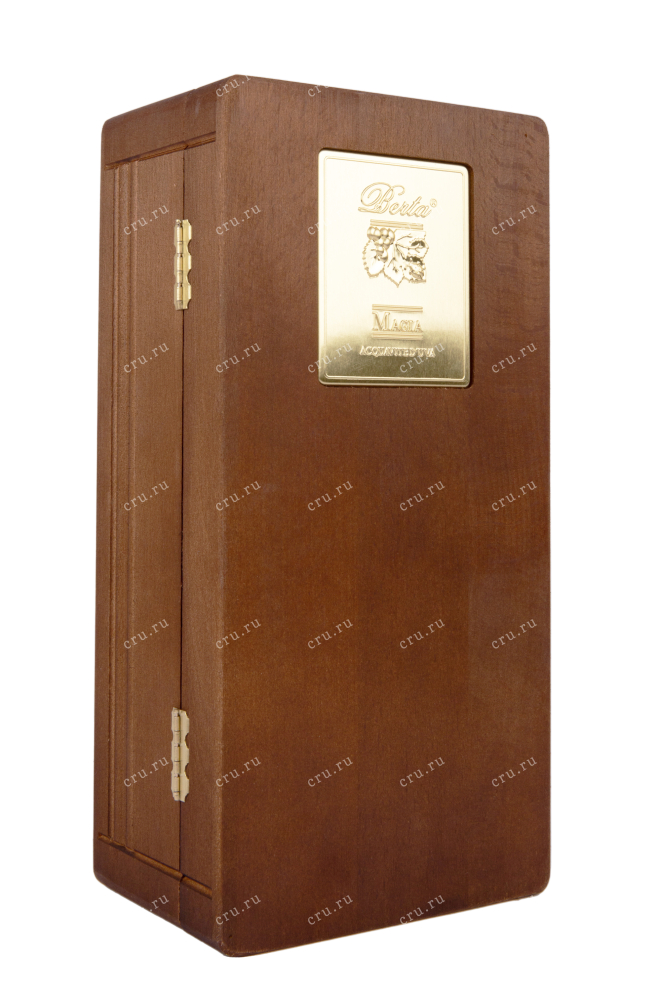 Подарочная коробка граппы Берта Маджиа в деревянной коробке 2011 0.7