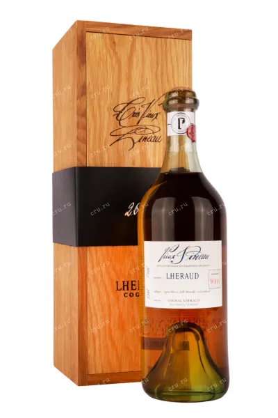 Пино де Шарант Lheraud Pineau Tres Vieux in wooden box 2000 0.75 л