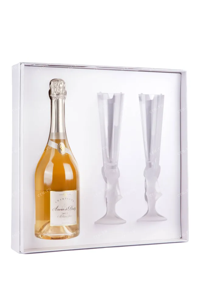 Подарочная коробка игристого вина Amour de Deutz Brut Blanc gift box with 2 crystal glasses 0.75 л