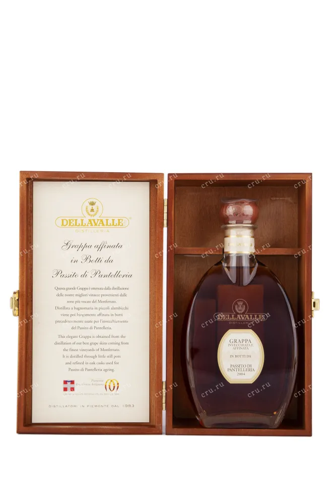 Граппа Grappa Affinata in botti da Passito di Pantelleria gift box 2004 0.7 л