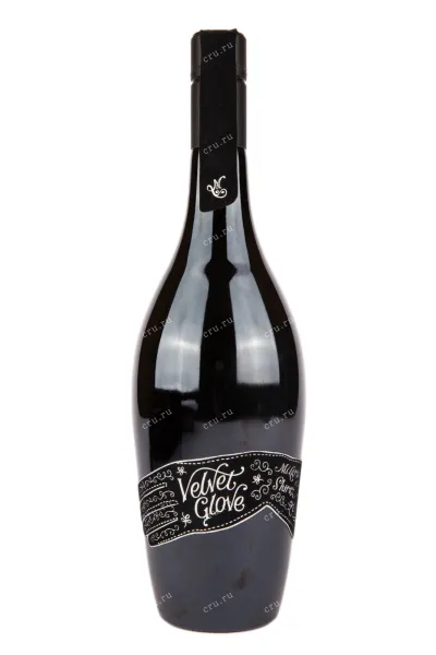 Вино Mollydooker Velvet Glove Shiraz 2018 0.75 л